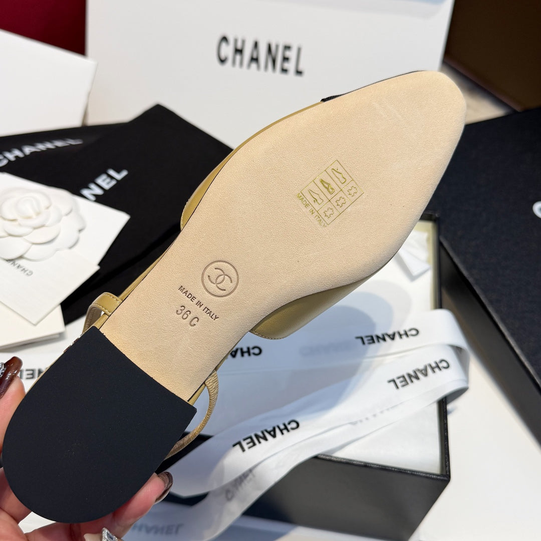 Жіночі елегантні замшеві туфлі Chanel Slingback