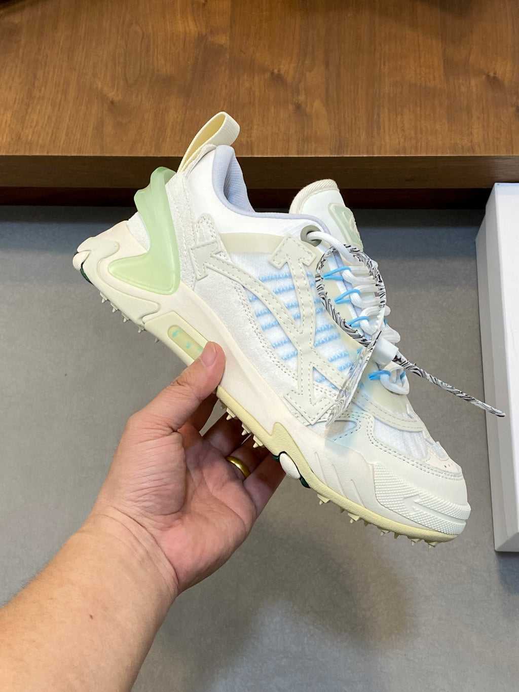 Шкіряні кросівки Off-White