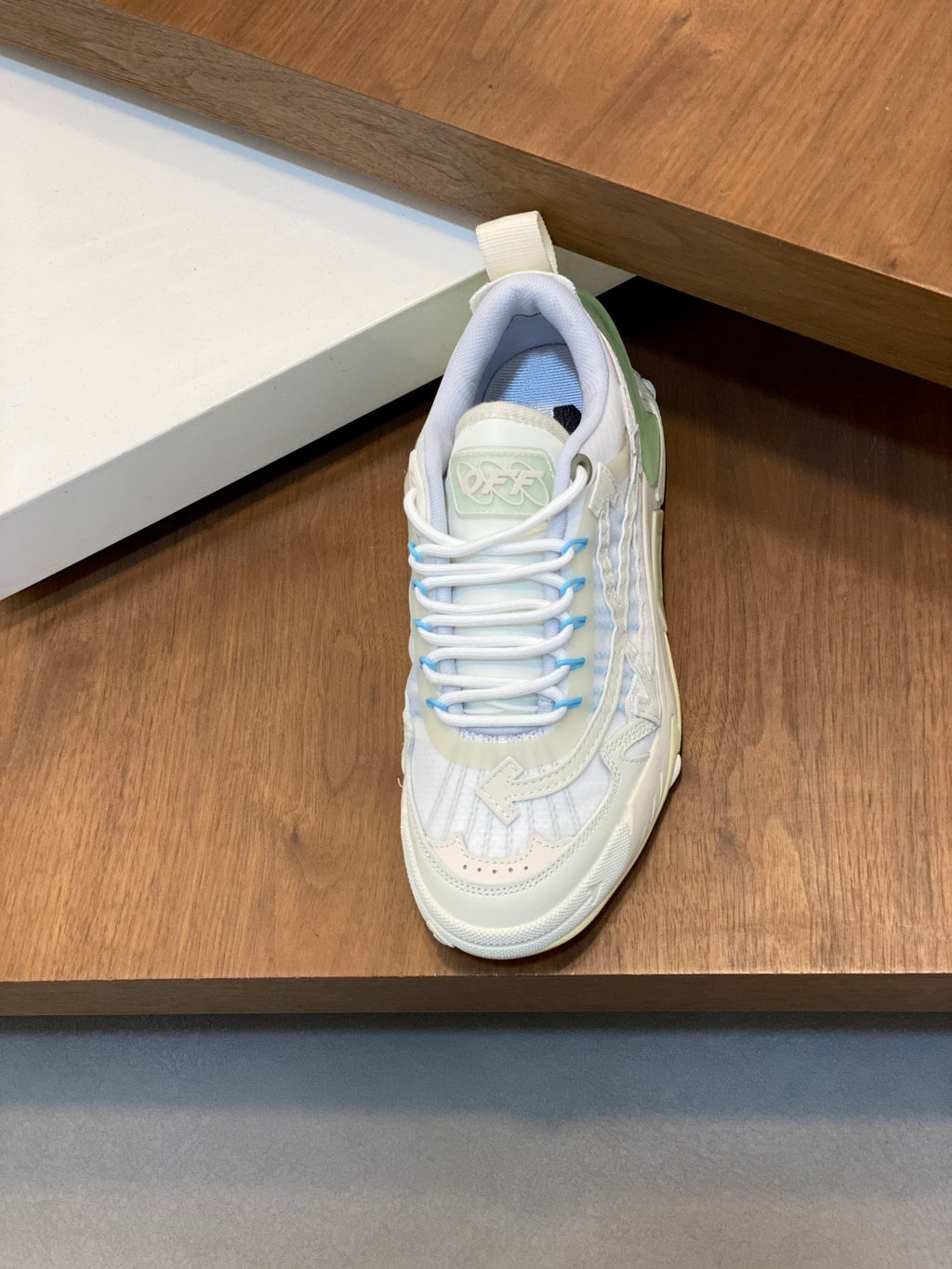 Шкіряні кросівки Off-White