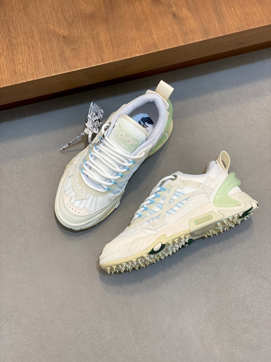 Шкіряні кросівки Off-White