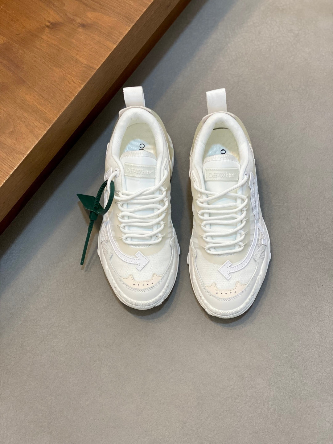 Шкіряні кросівки Off-White