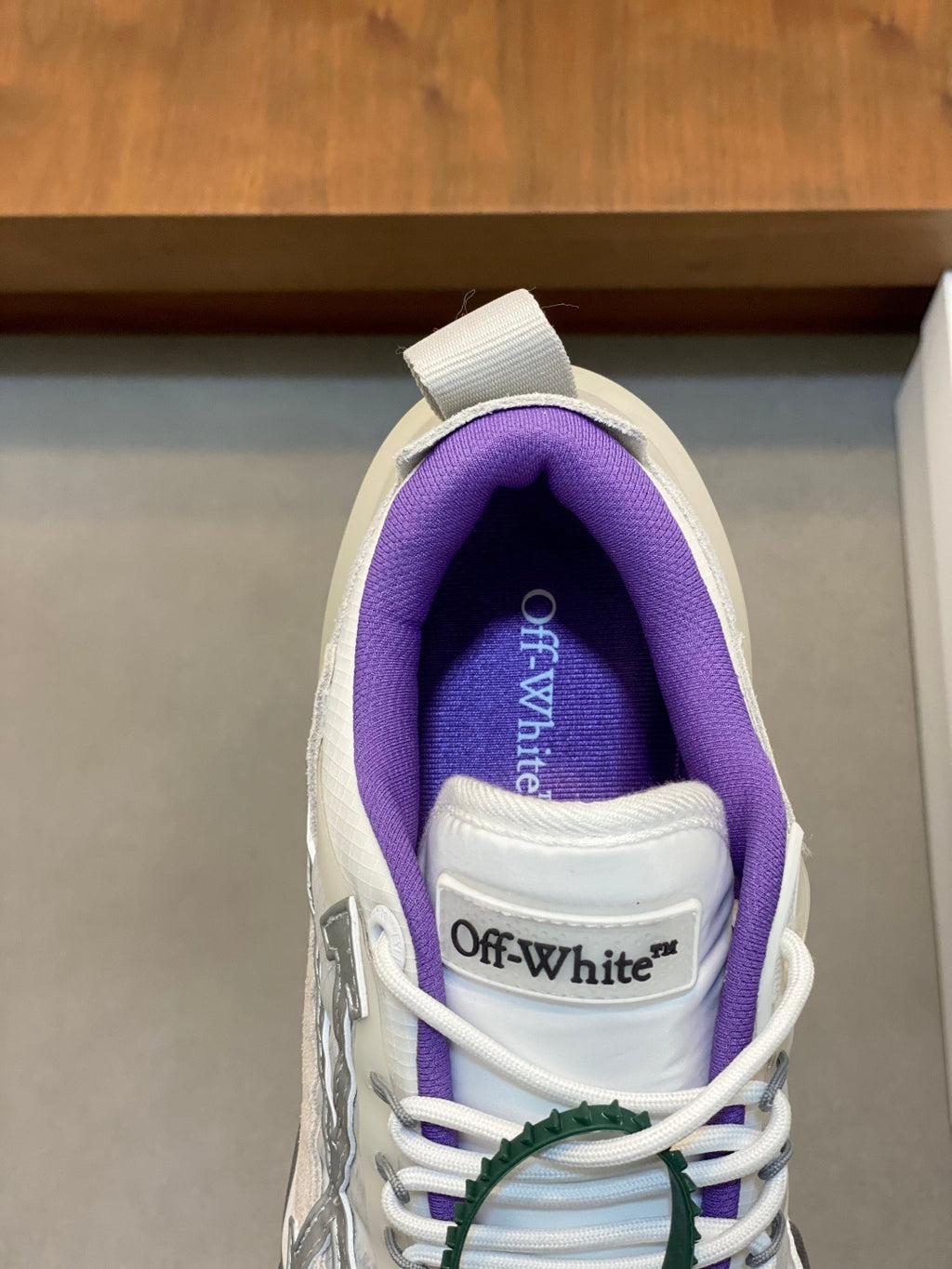 Шкіряні кросівки Off-White