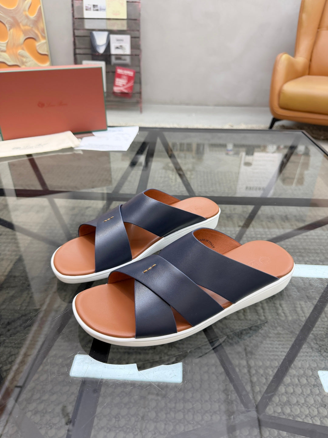 Шкіряні шльопанці Loro Piana