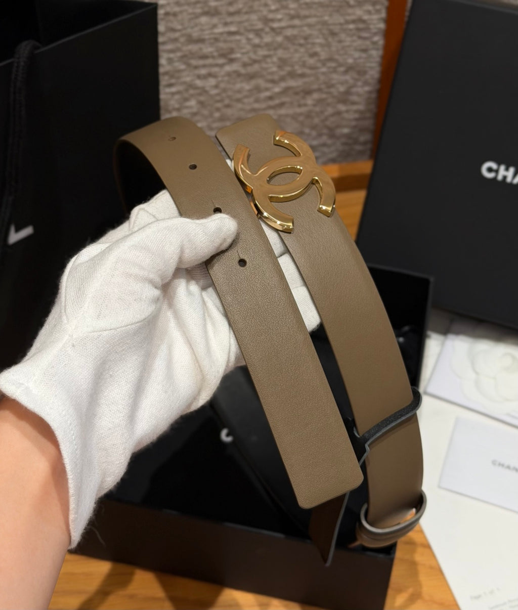 Ремінь Chanel з натуральної телячої шкіри