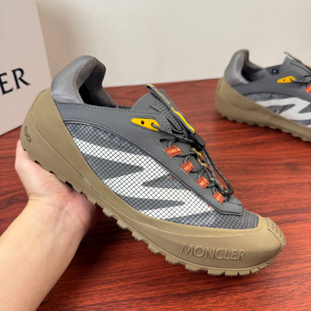 Шкіряні з текстилем кросівки Moncler Trailgrip LP — сірий