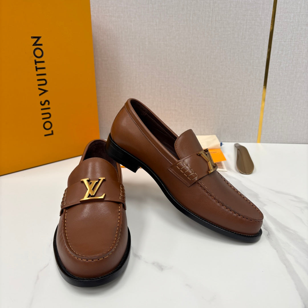 Лофери Louis Vuitton Major з лакованої натуральної шкіри