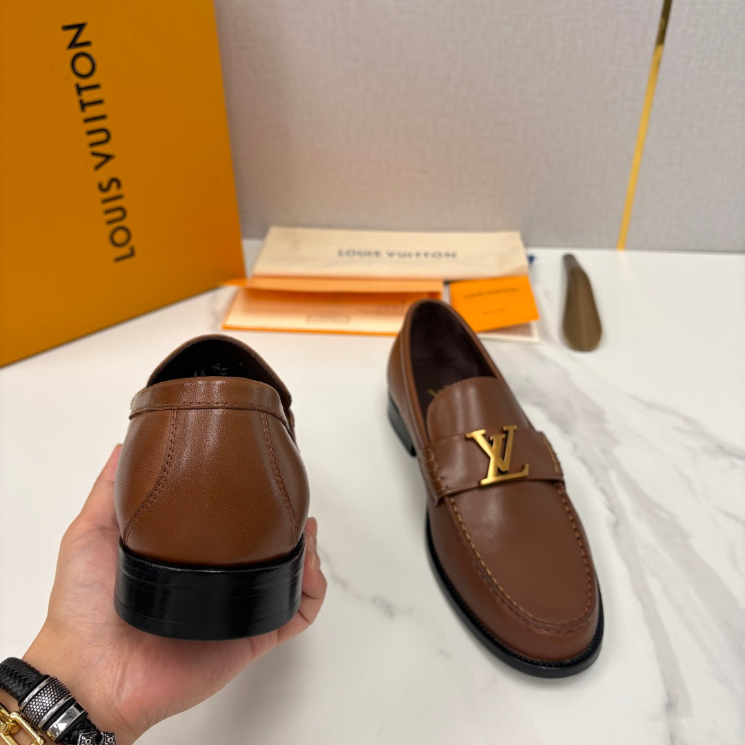 Лофери Louis Vuitton Major з лакованої натуральної шкіри