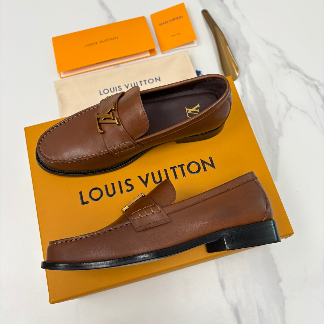 Лофери Louis Vuitton Major з лакованої натуральної шкіри