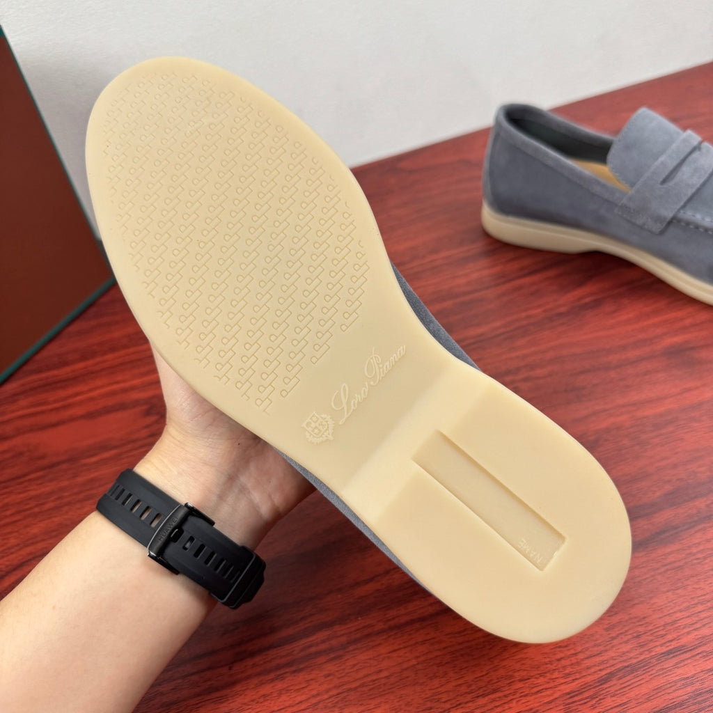 Замшеві лофери Loro Piana Summer Walk — сірий