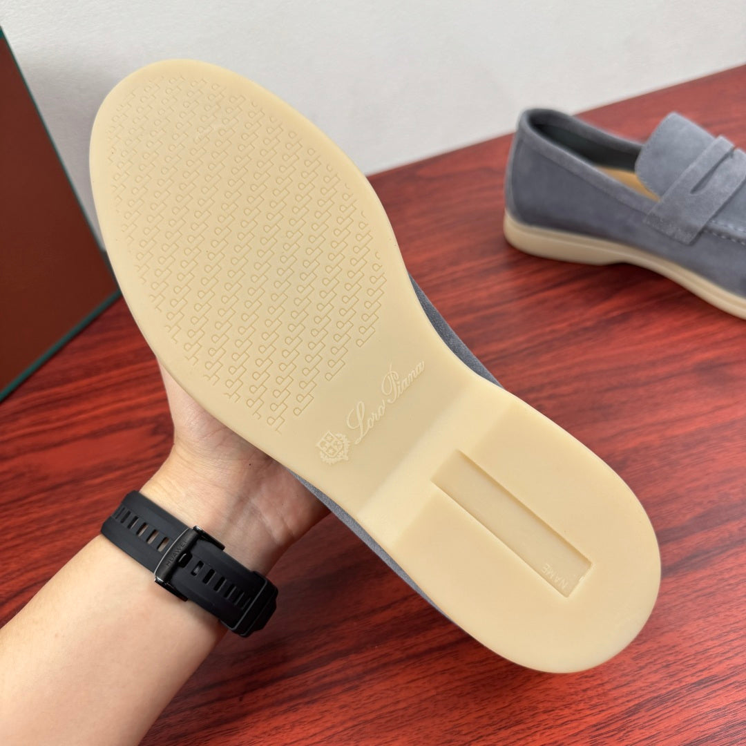 Замшеві лофери Loro Piana Summer Walk — сірий