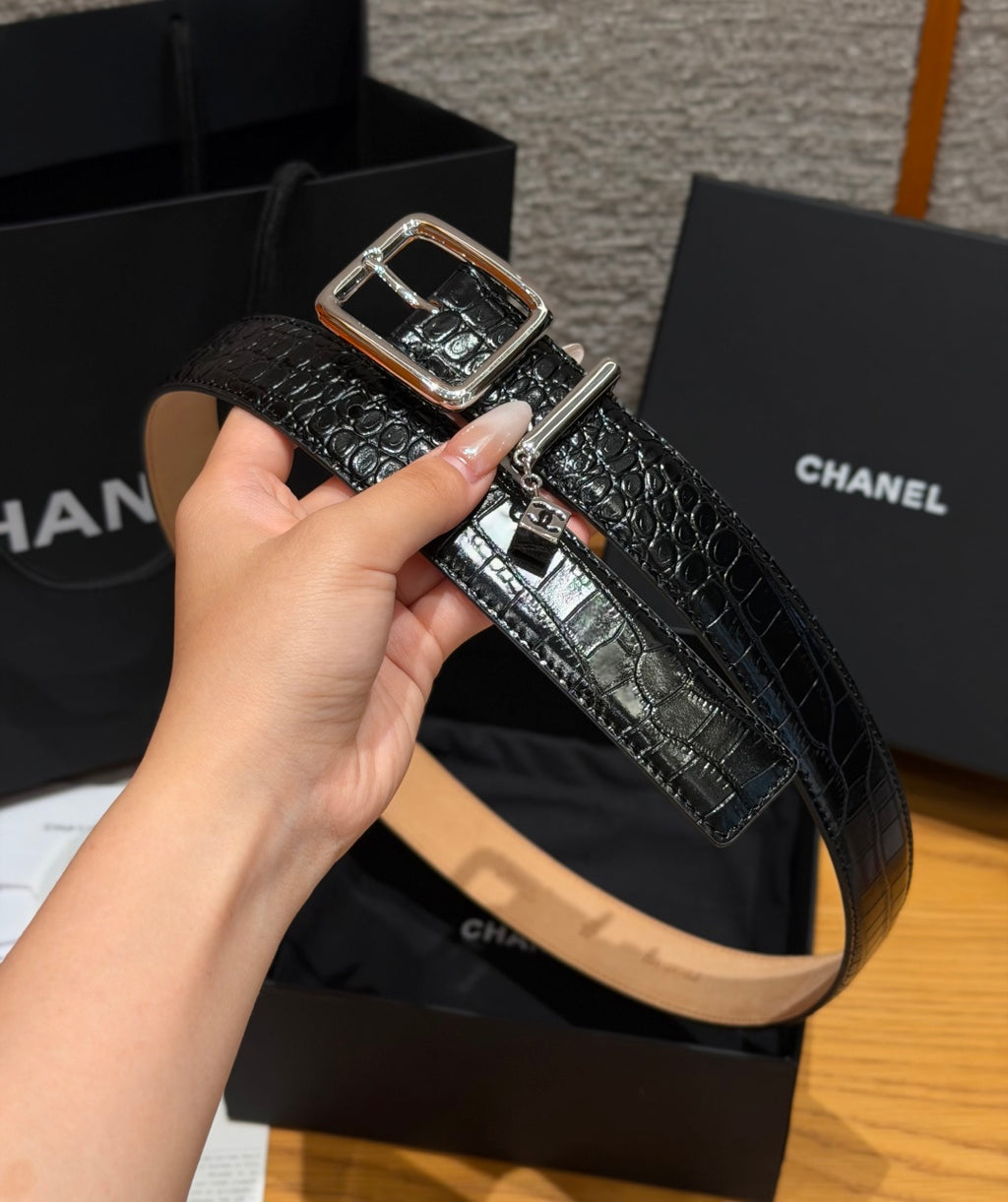 Ремінь Chanel з натуральної шкіри