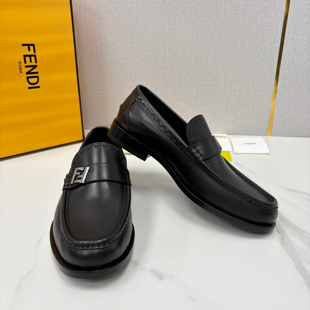 Чоловічі шкіряні лофери Fendi сірі