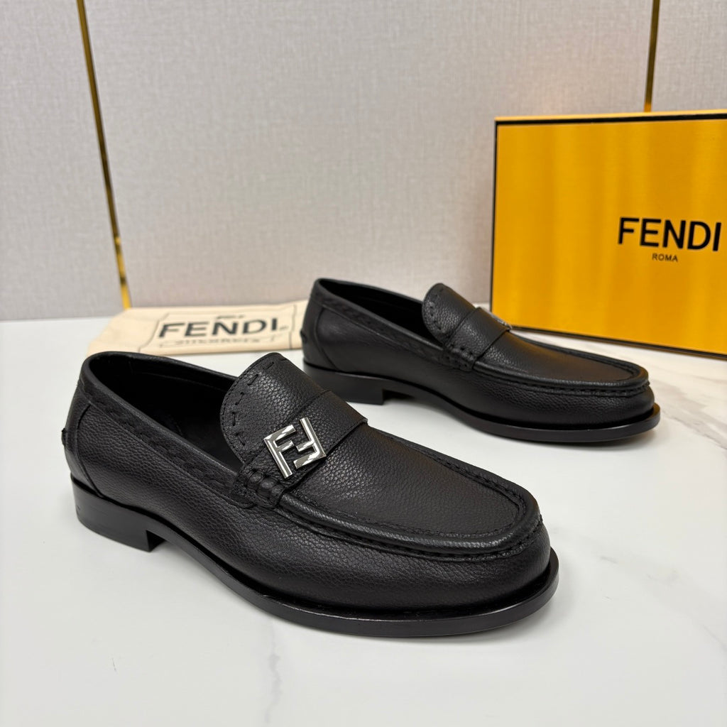 Чоловічі шкіряні лофери Fendi сірі