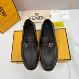 Чоловічі шкіряні лофери Fendi