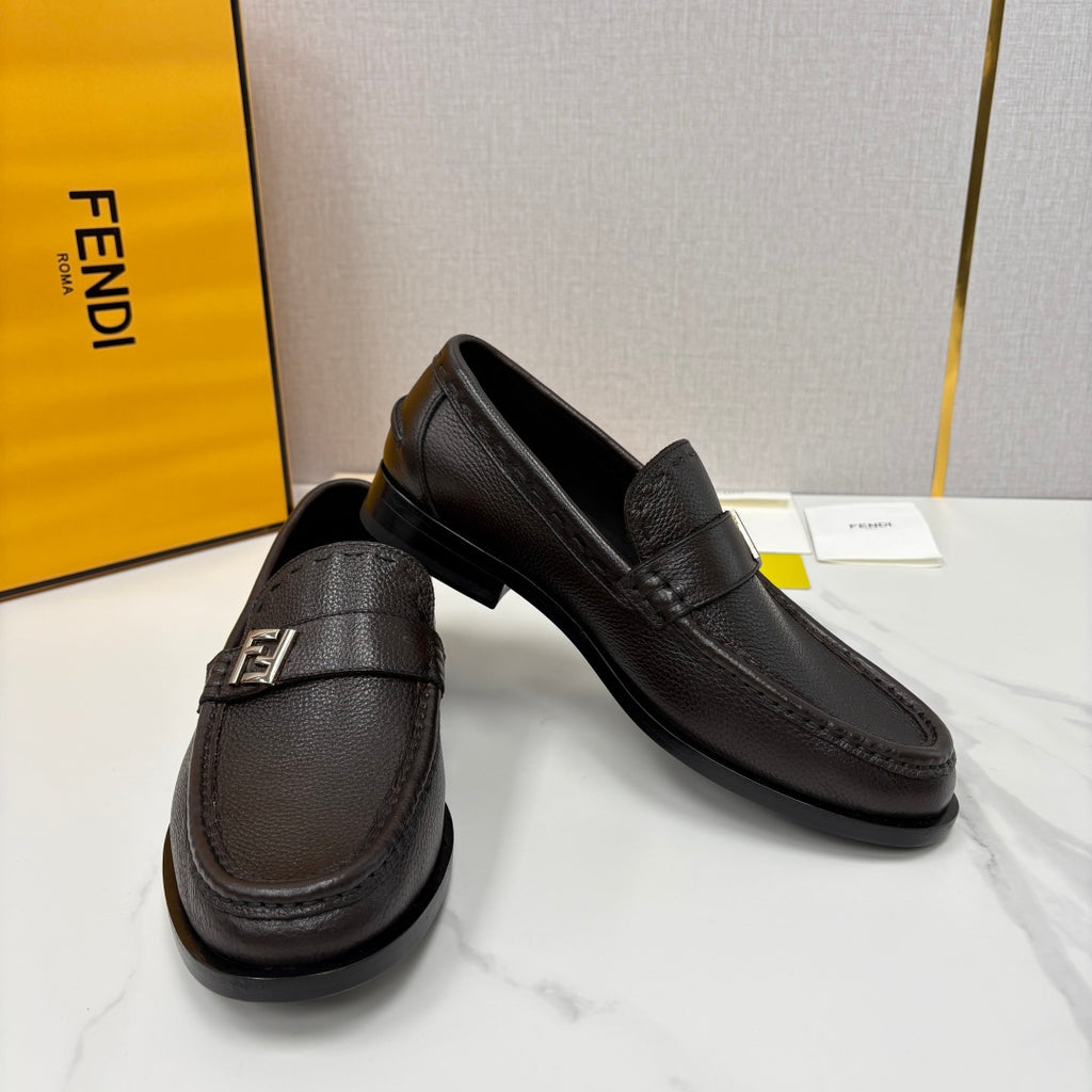 Чоловічі шкіряні лофери Fendi сірі