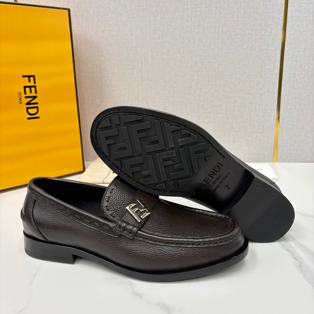 Чоловічі шкіряні лофери Fendi сірі
