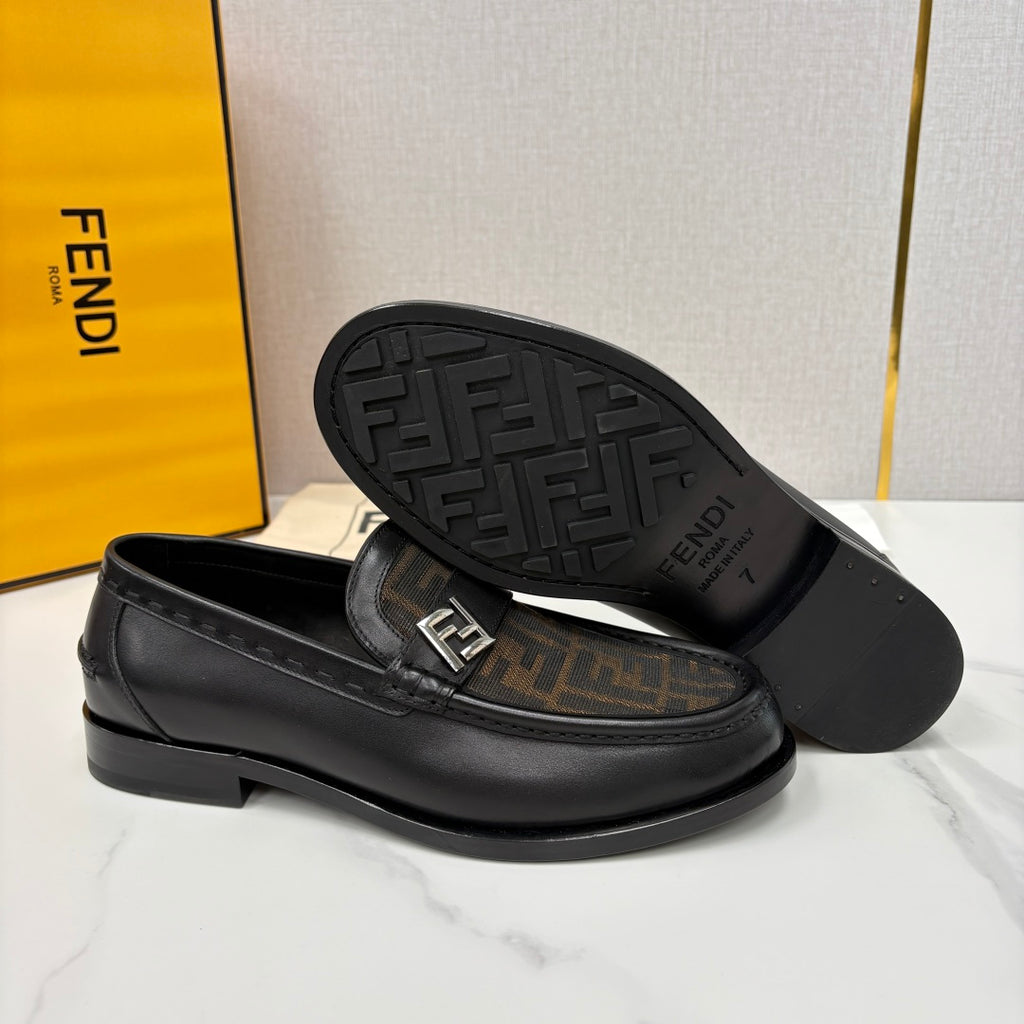 Чоловічі шкіряні лофери Fendi сірі