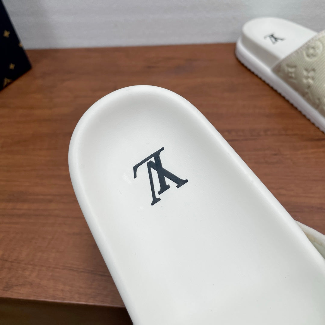 Шльопанці Louis Vuitton з натуральної шкіри та деніму