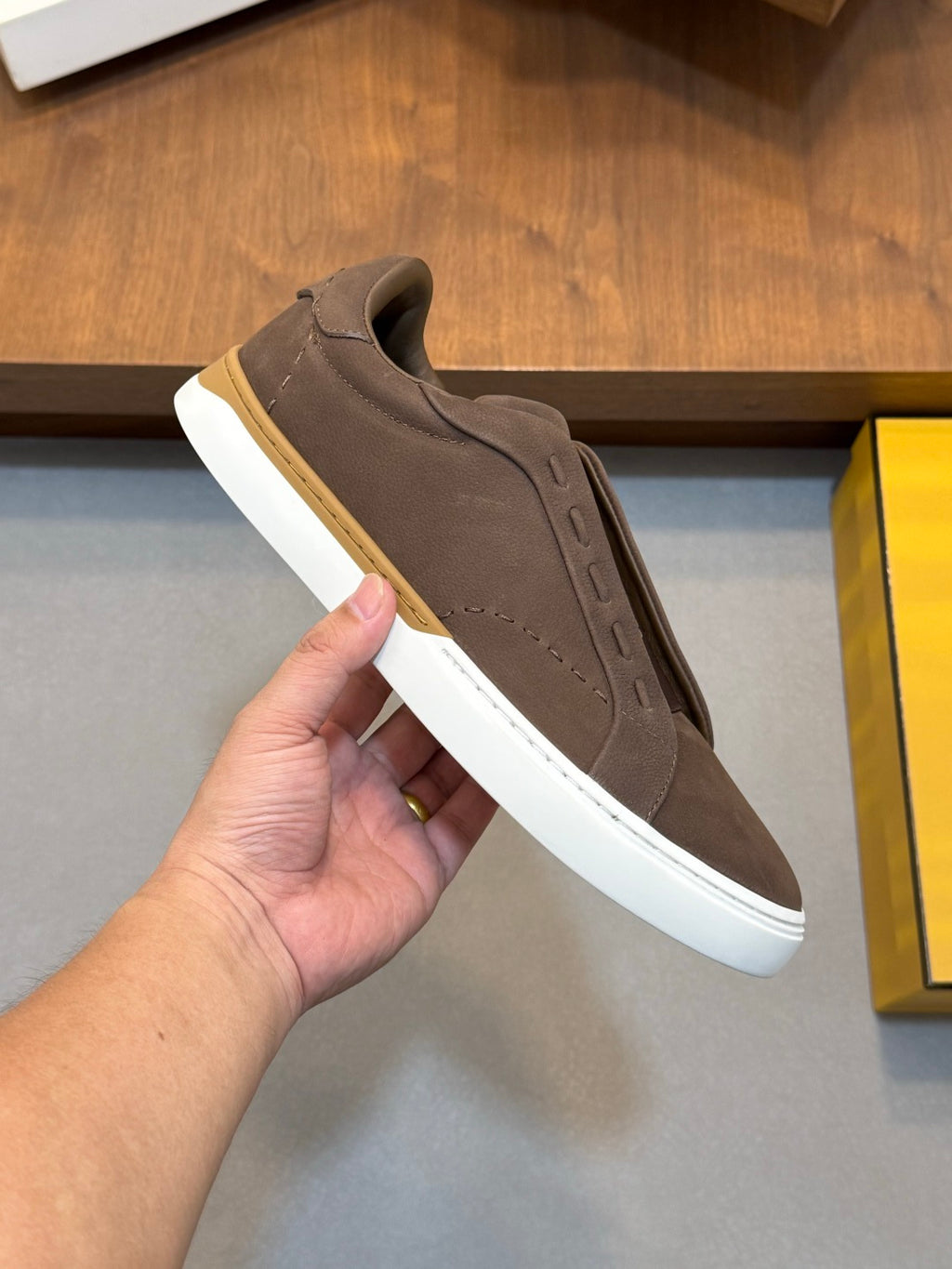 Шкіряні сліпони Fendi City