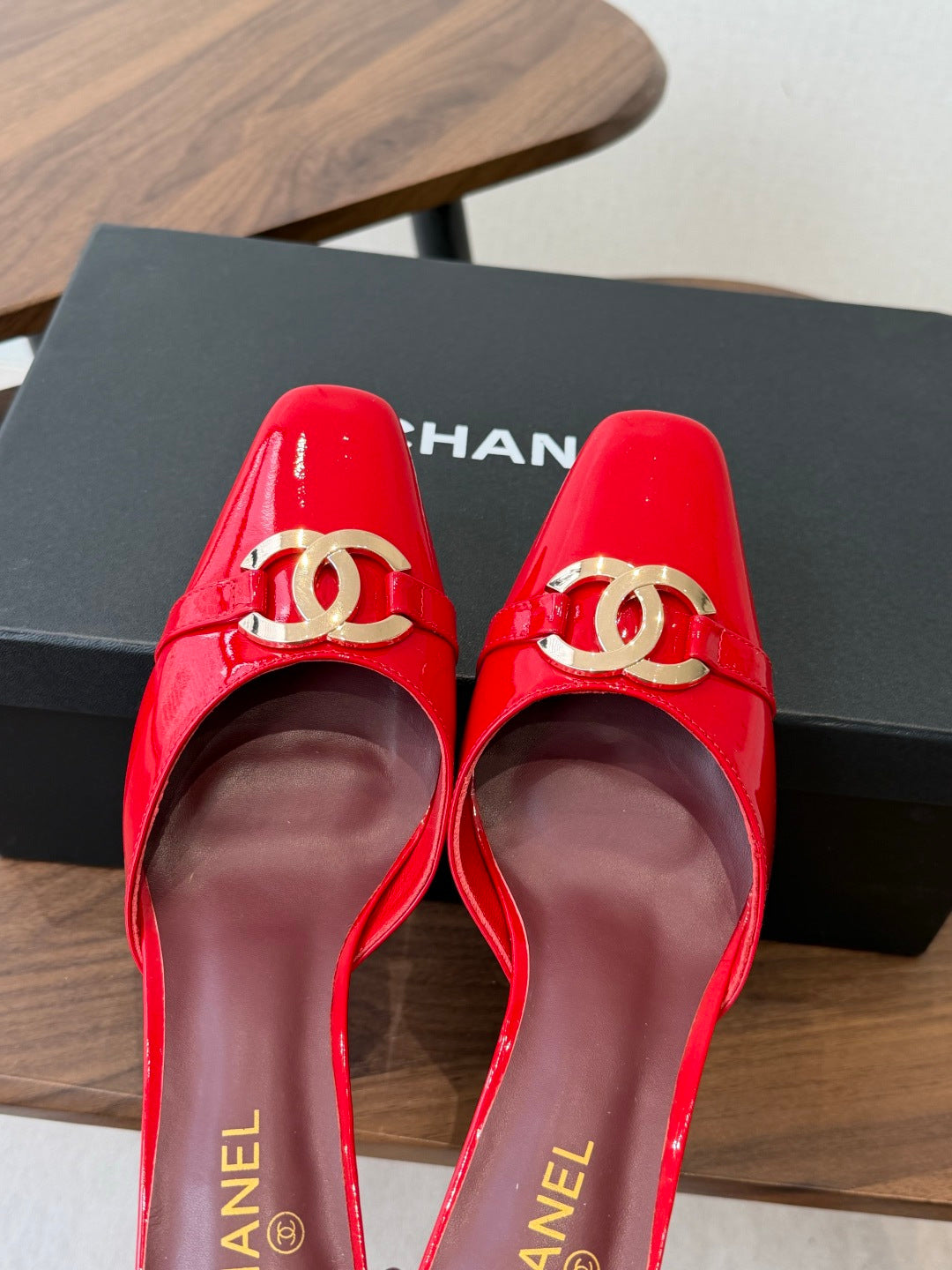 Жіночі зручні шкіряні сандалі Chanel
