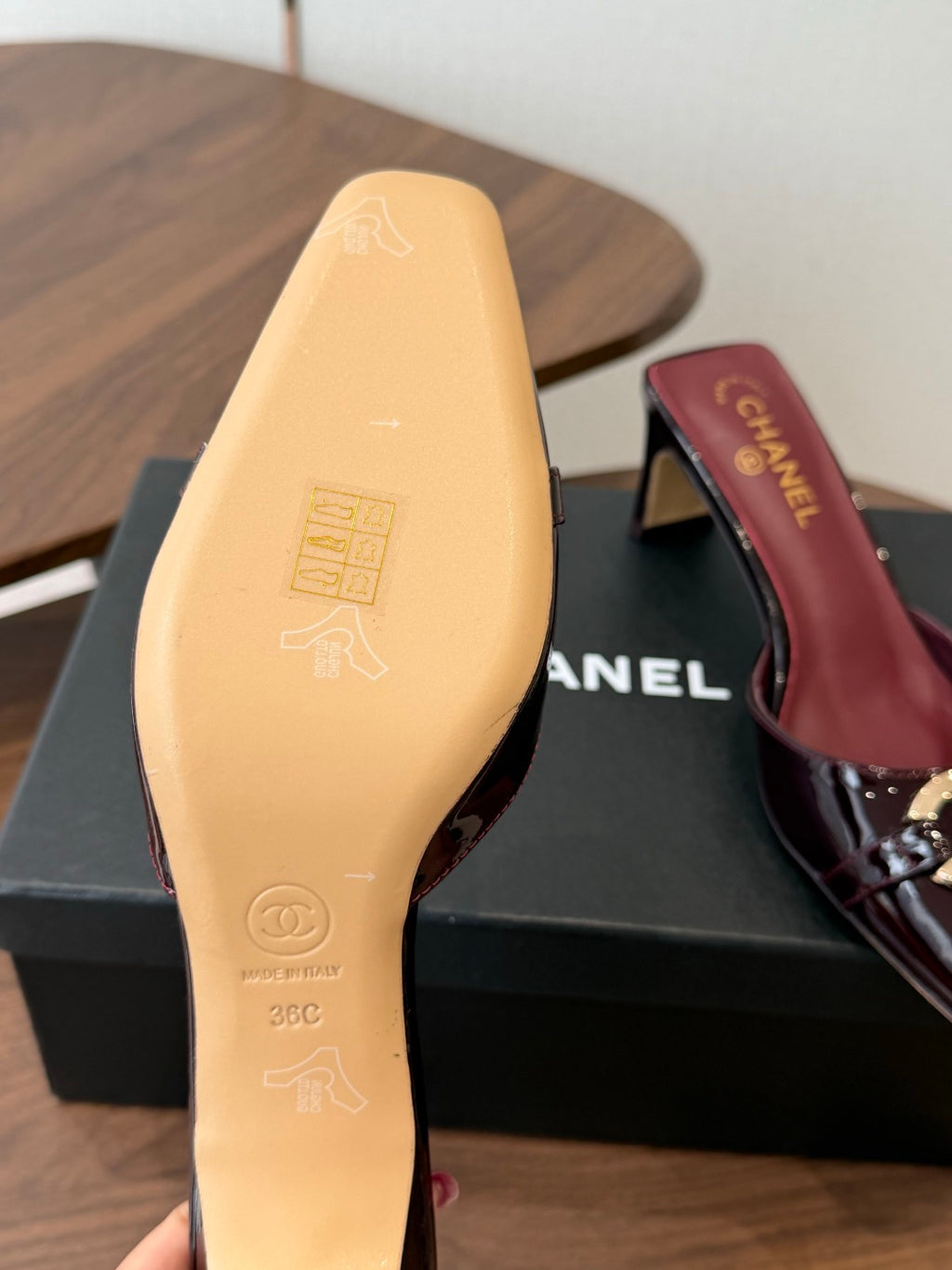Жіночі зручні шкіряні сандалі Chanel