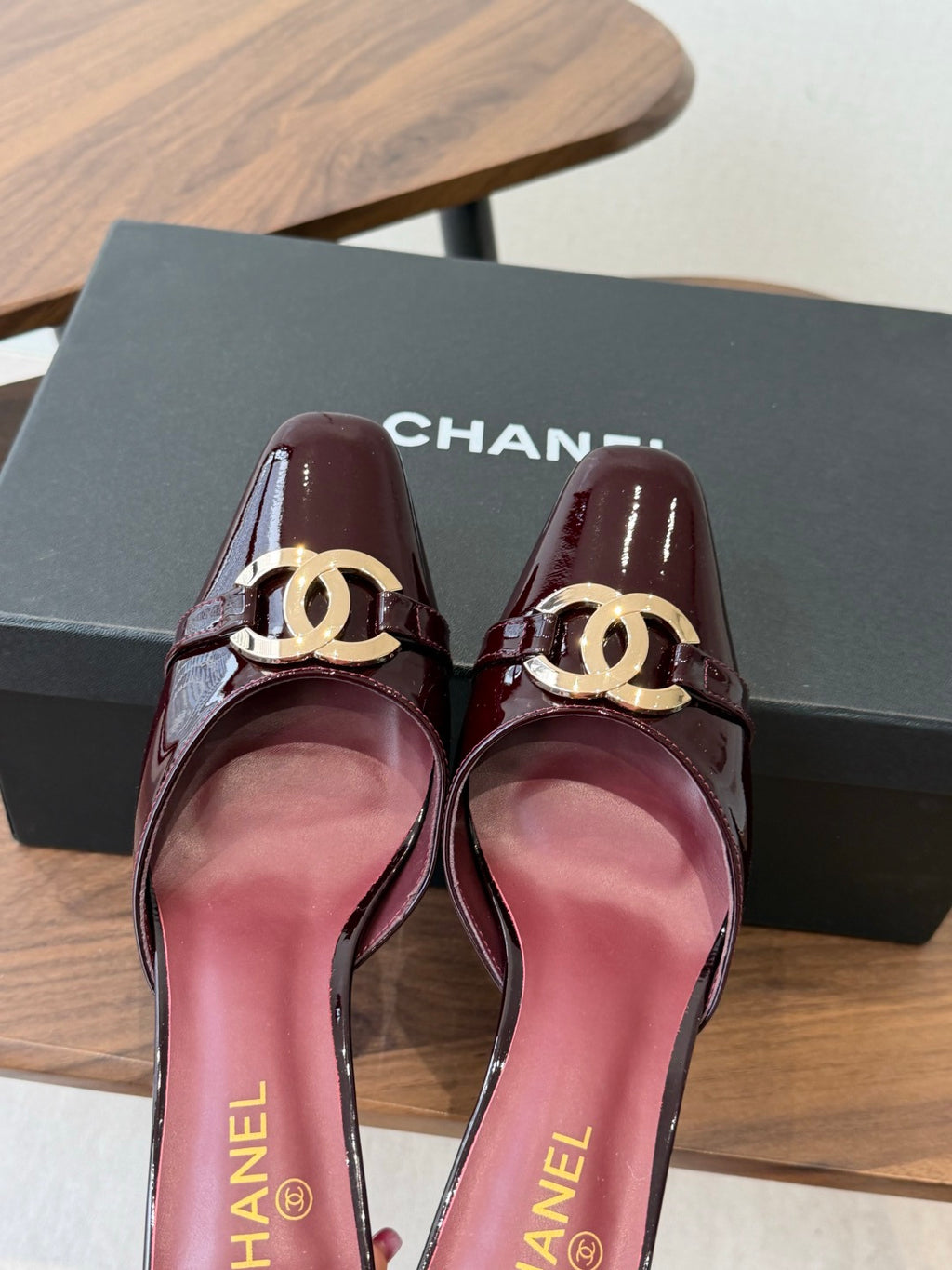 Жіночі зручні шкіряні сандалі Chanel