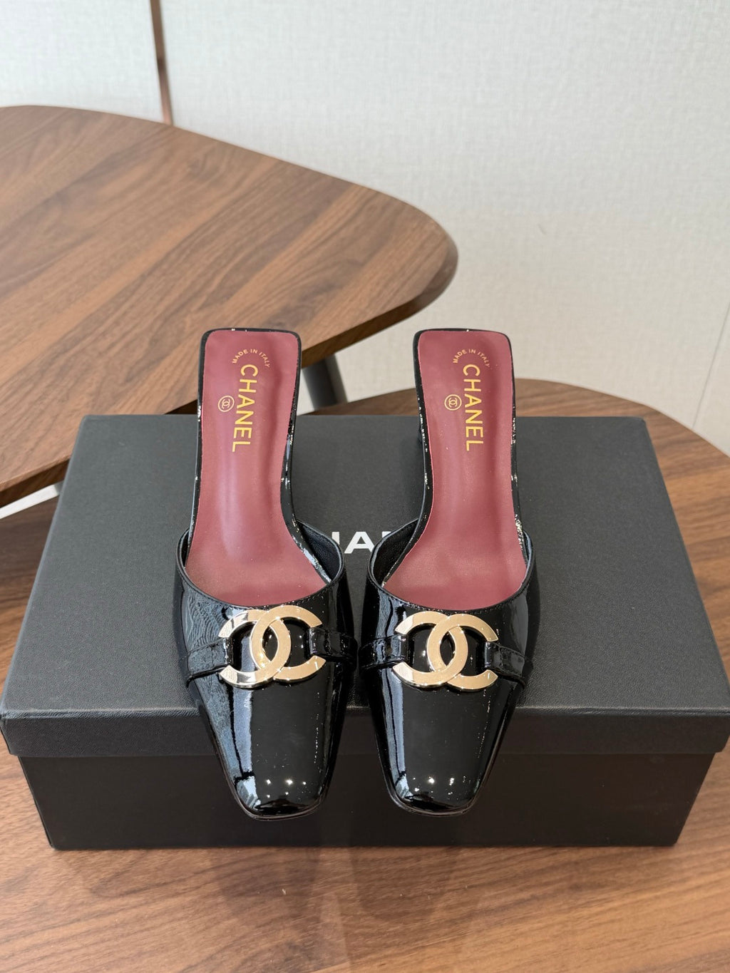 Жіночі зручні шкіряні сандалі Chanel
