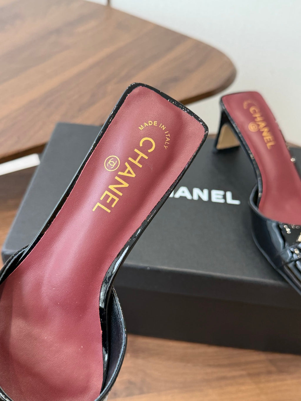 Жіночі зручні шкіряні сандалі Chanel