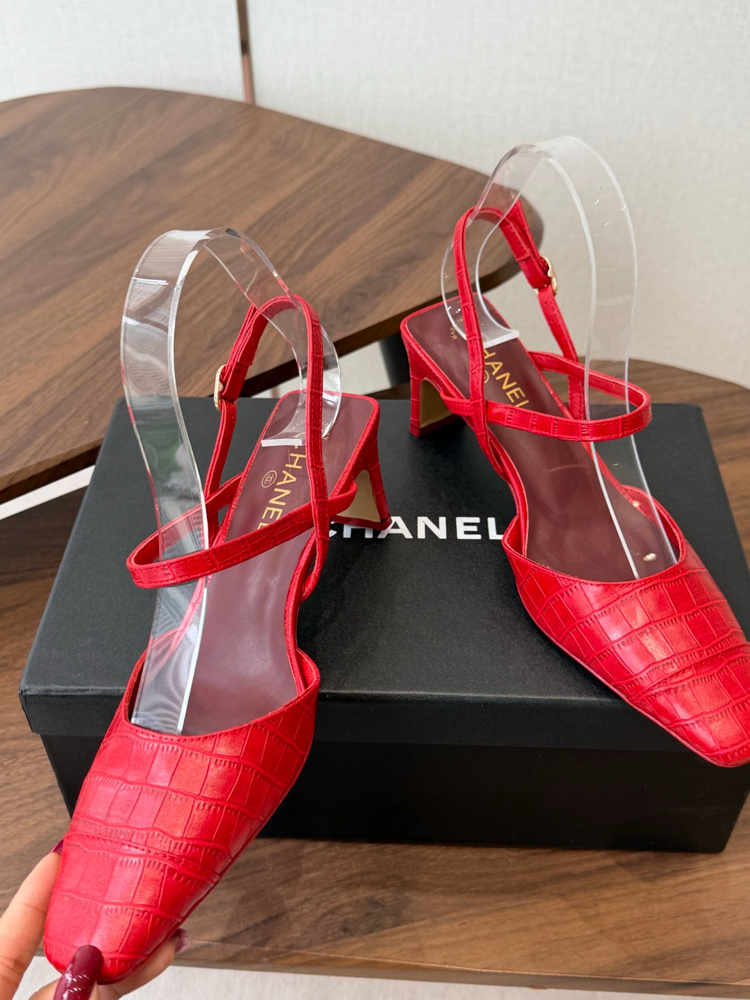 Жіночі зручні шкіряні сандалі Chanel