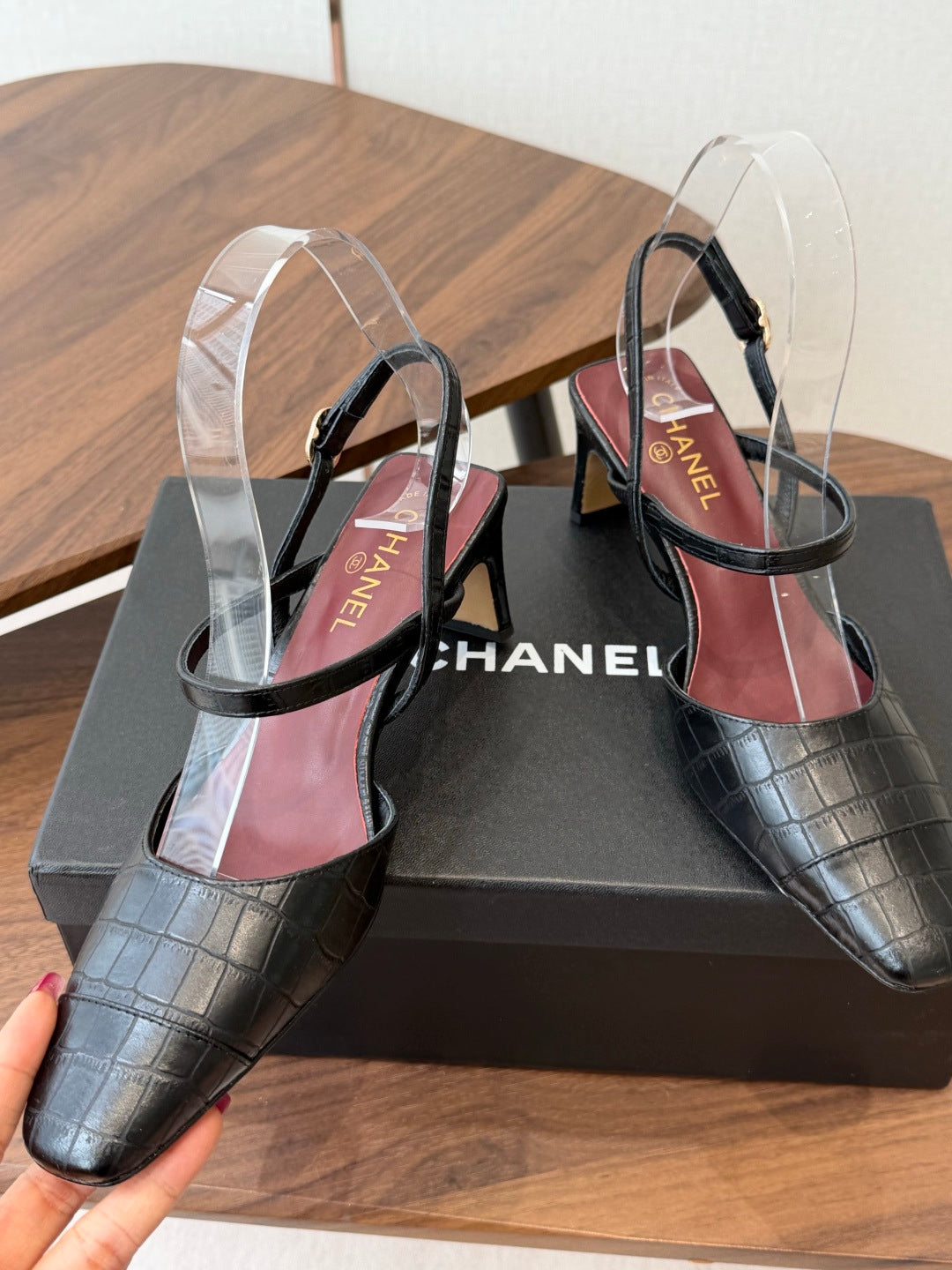 Жіночі зручні шкіряні сандалі Chanel