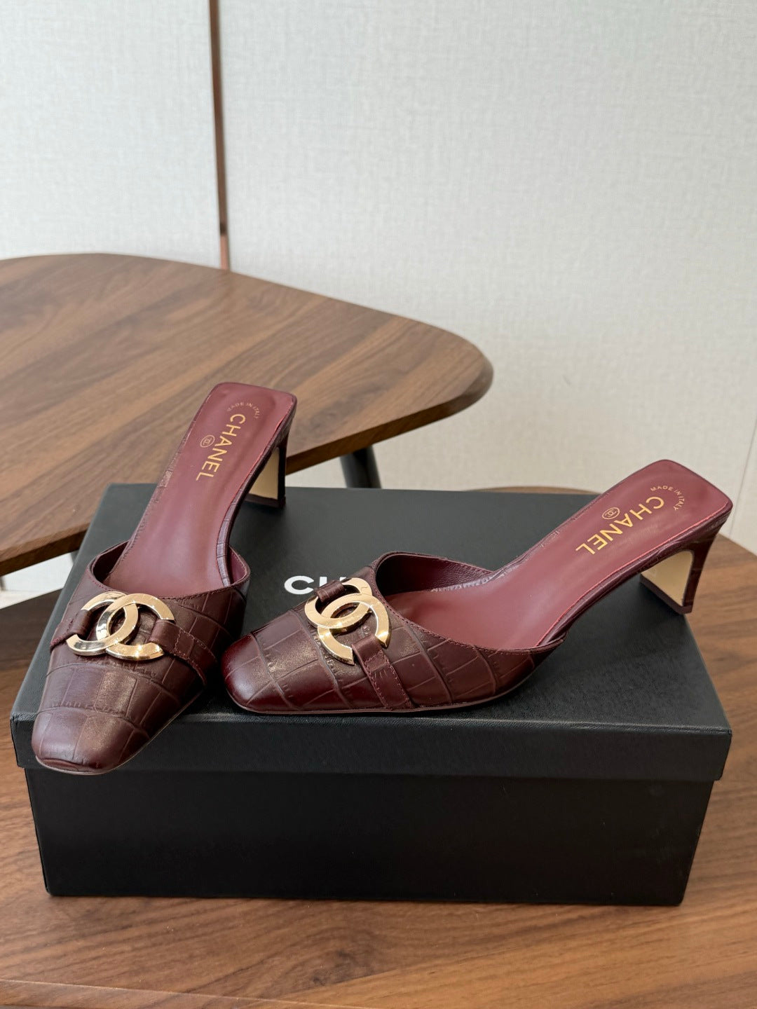Жіночі зручні шкіряні сандалі Chanel