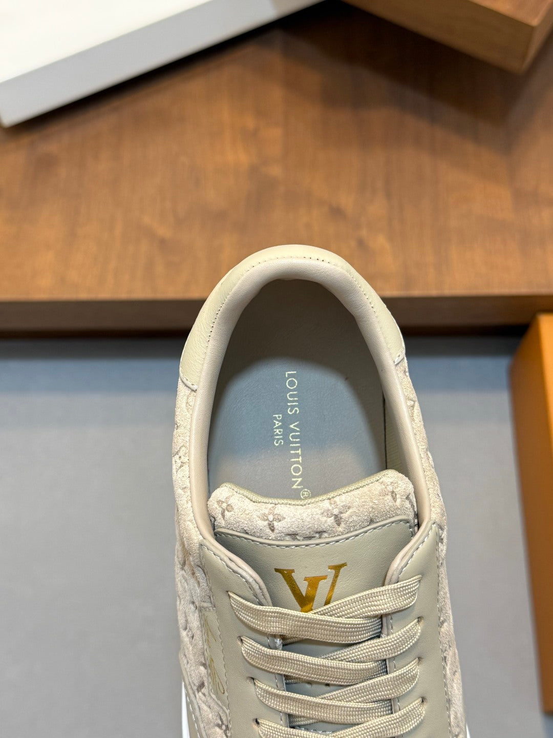 Кросівки з натуральної шкіри Louis Vuitton