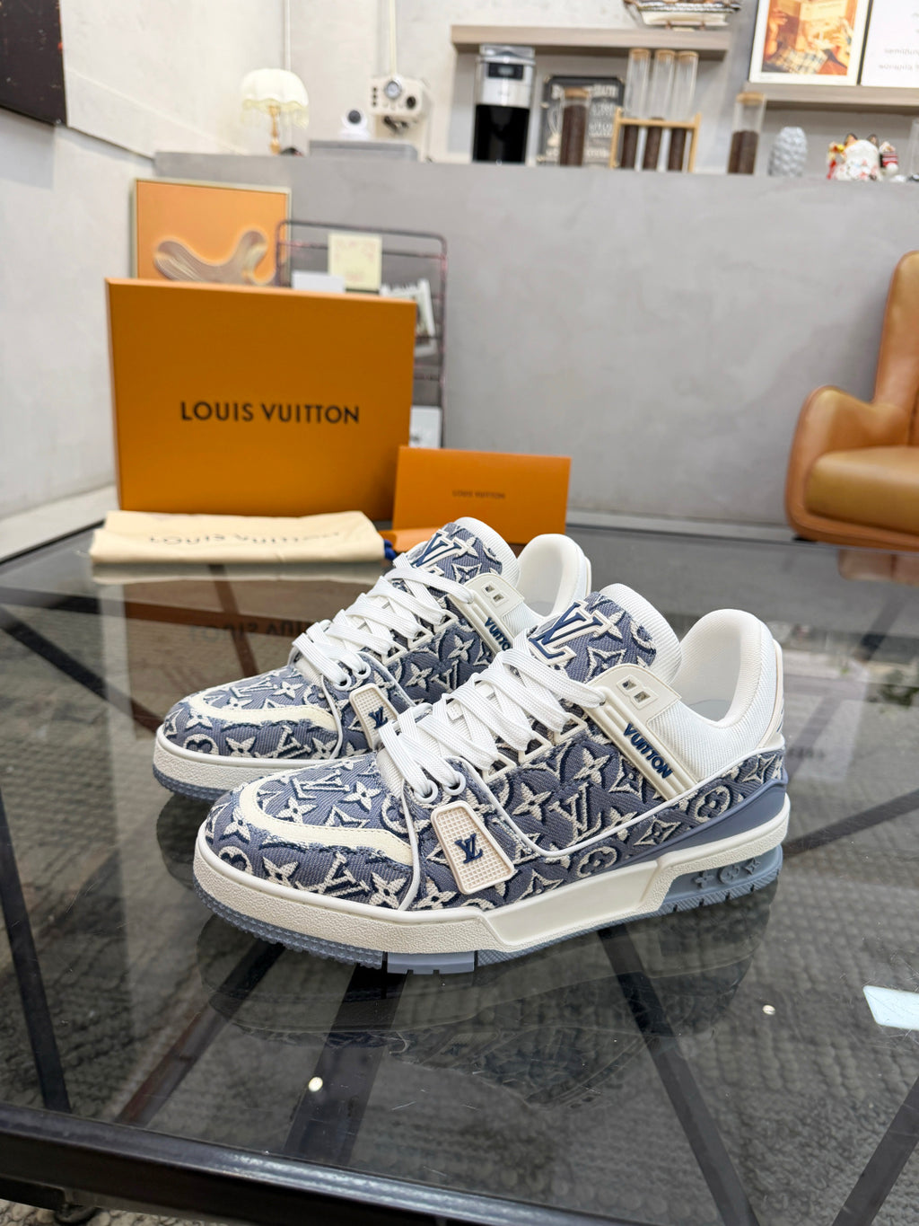 Комфортні шкіряні кросівки Louis Vuitton