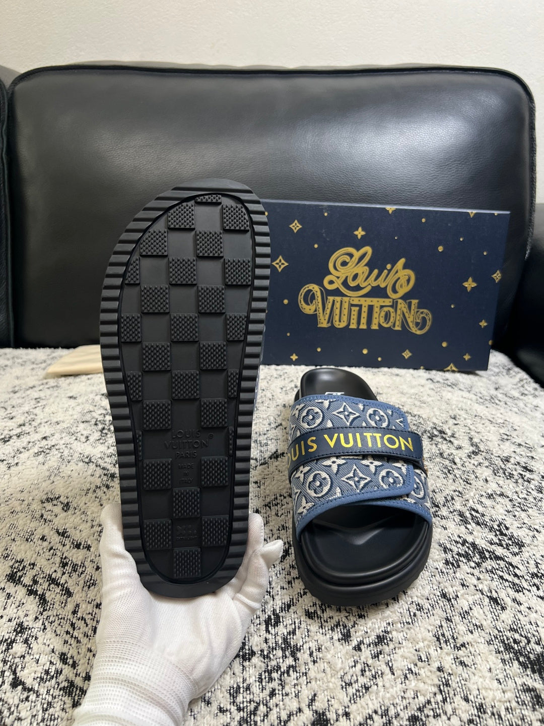 Шльопанці Louis Vuitton з натуральної шкіри