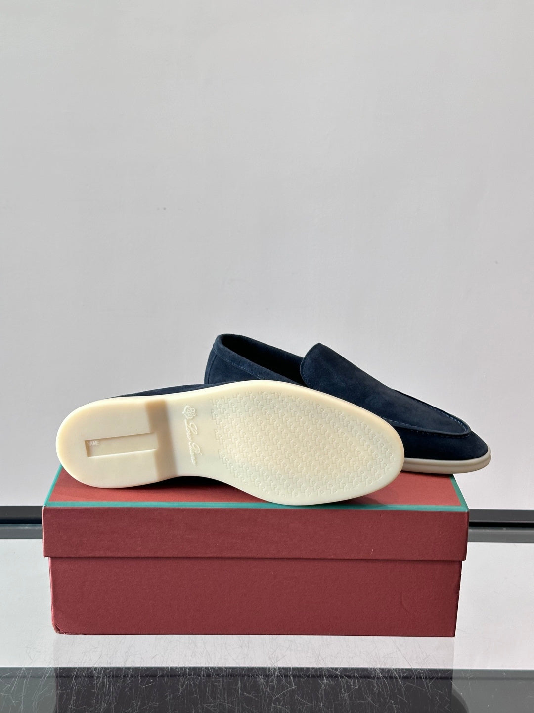 Замшеві лофери Loro Piana Summer Walk