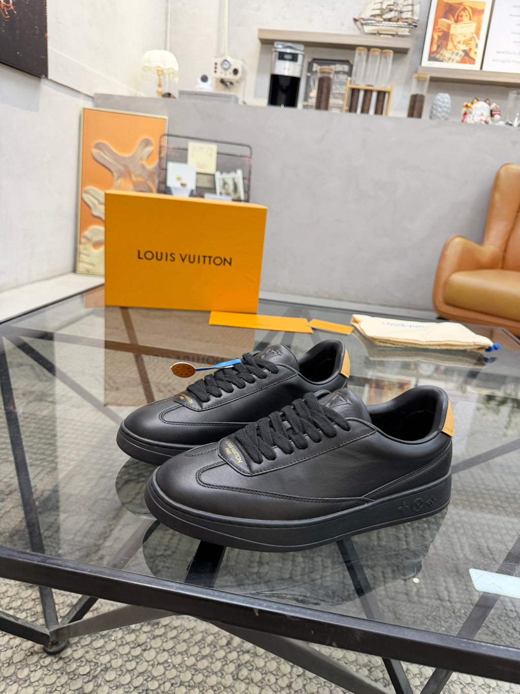 Комфортні шкіряні кросівки Louis Vuitton