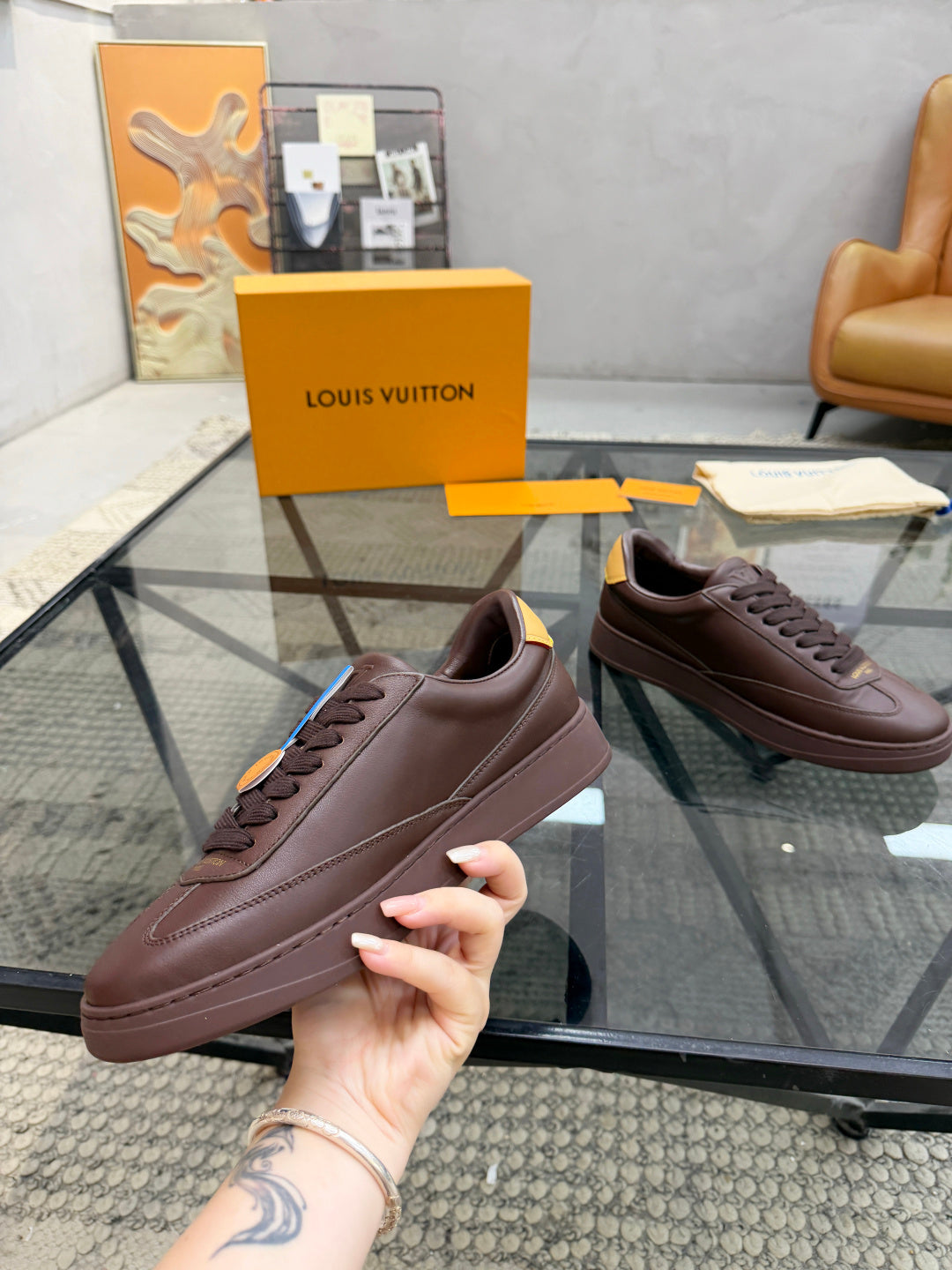 Динамічні шкіряні кросівки Louis Vuitton