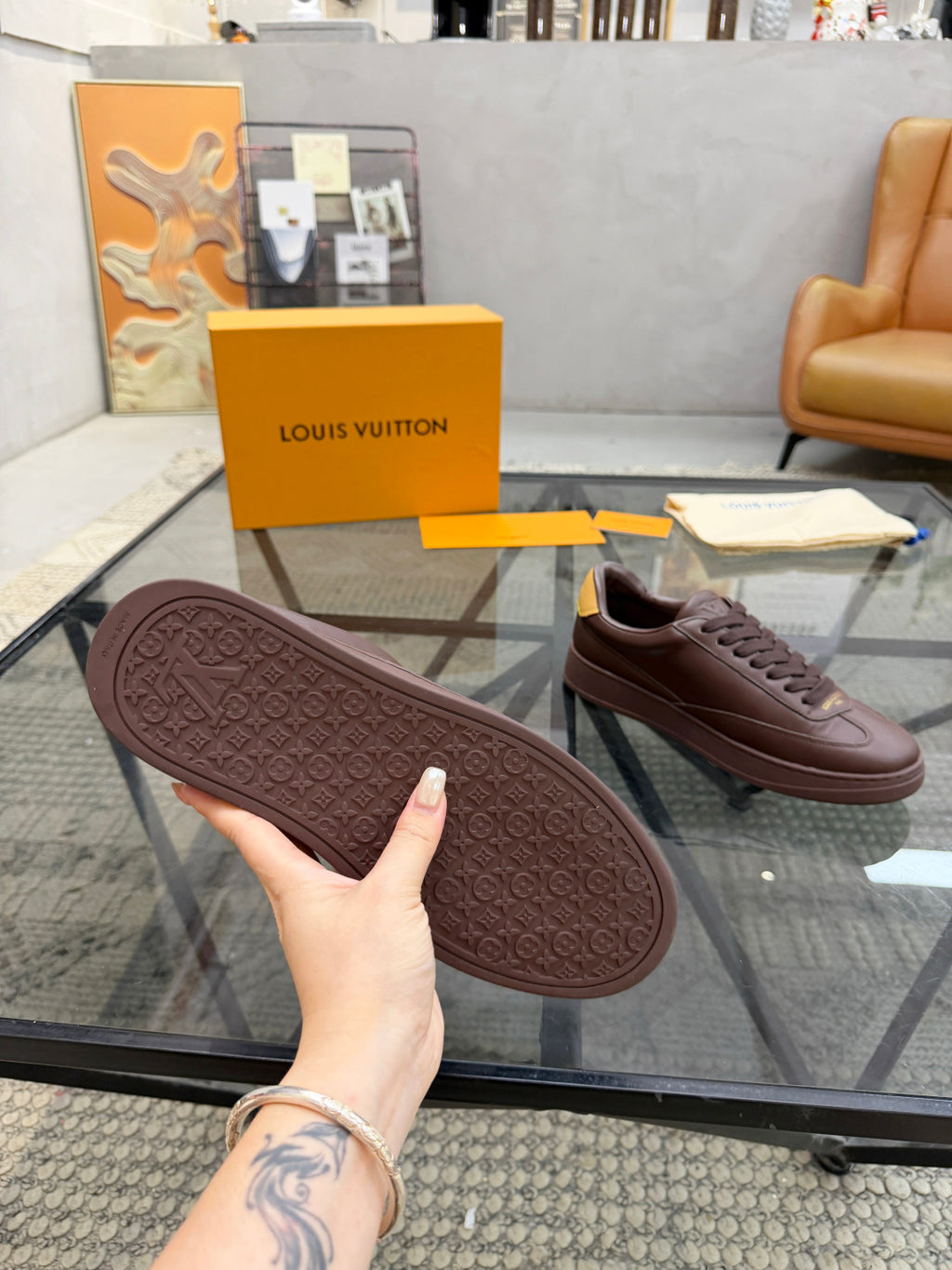 Динамічні шкіряні кросівки Louis Vuitton