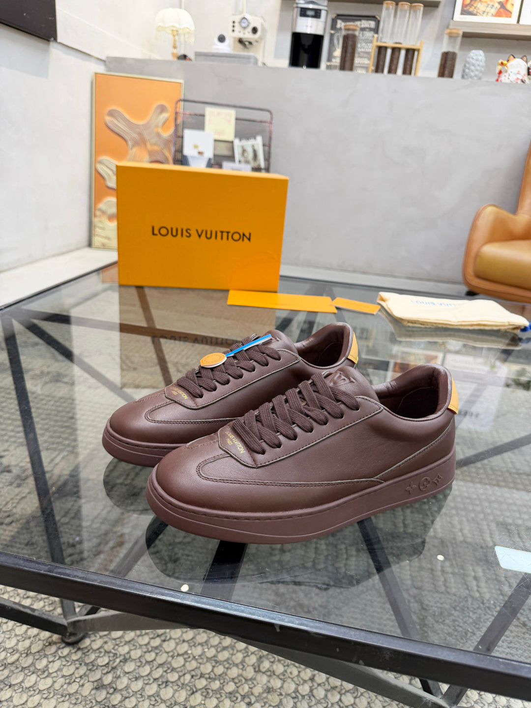 Динамічні шкіряні кросівки Louis Vuitton