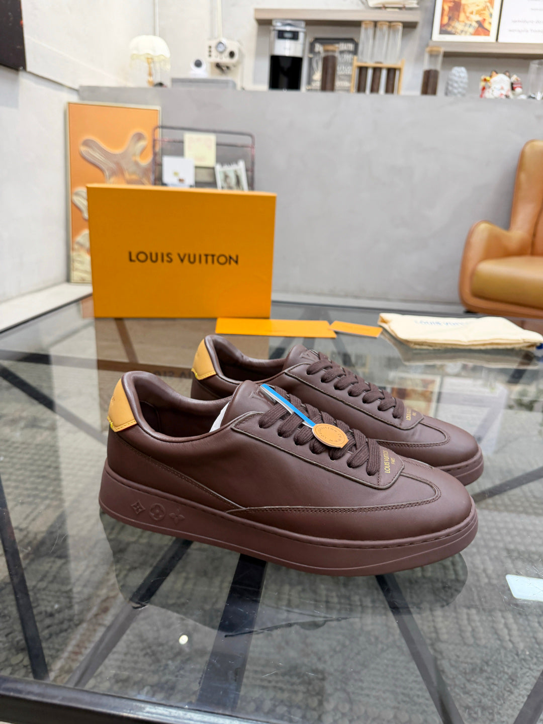 Динамічні шкіряні кросівки Louis Vuitton