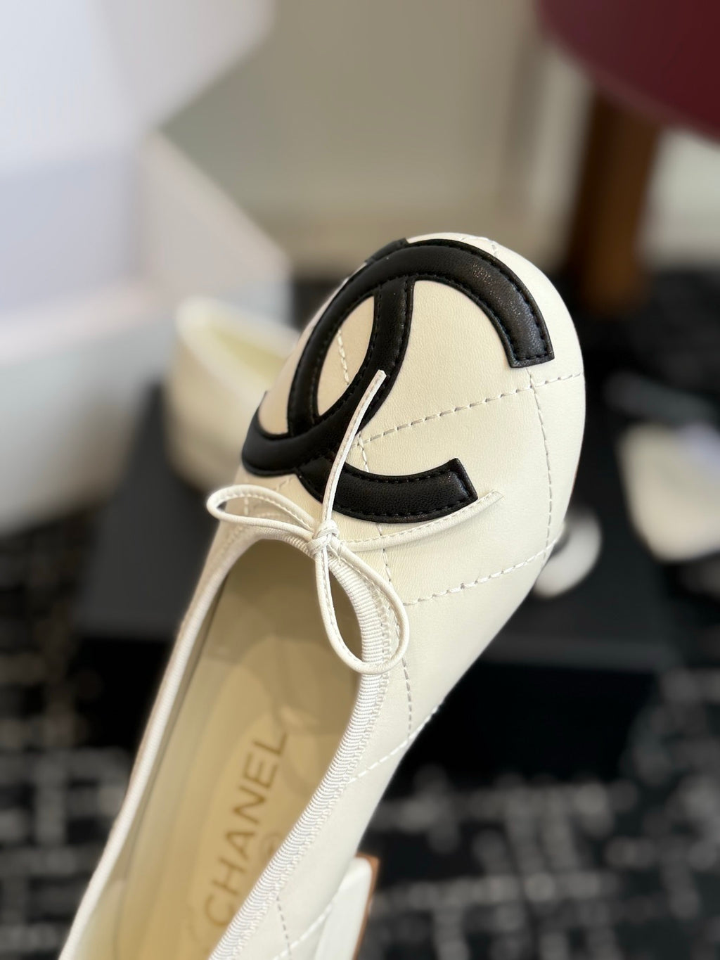 Жіночі лаконічні шкіряні балетки Chanel Ballet