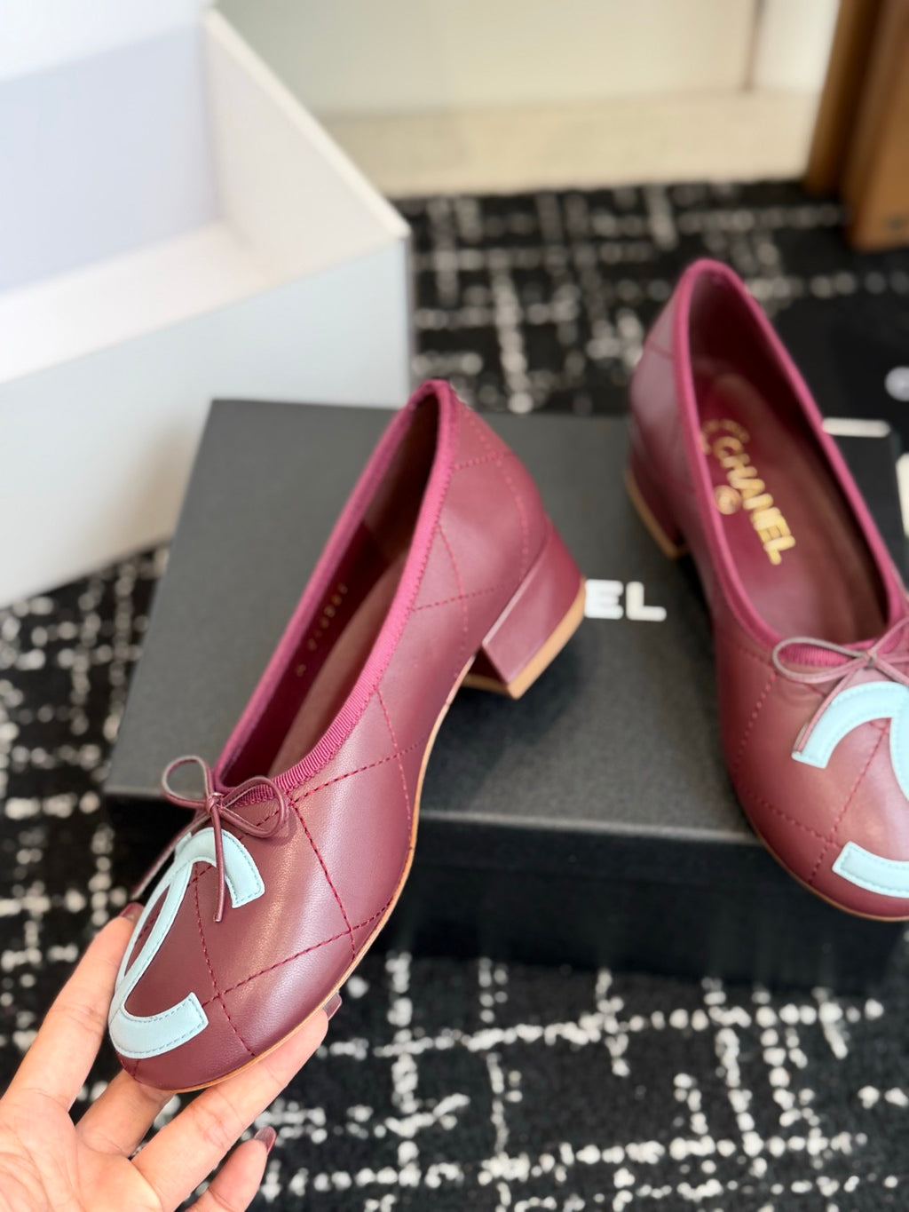 Жіночі лаконічні шкіряні балетки Chanel Ballet