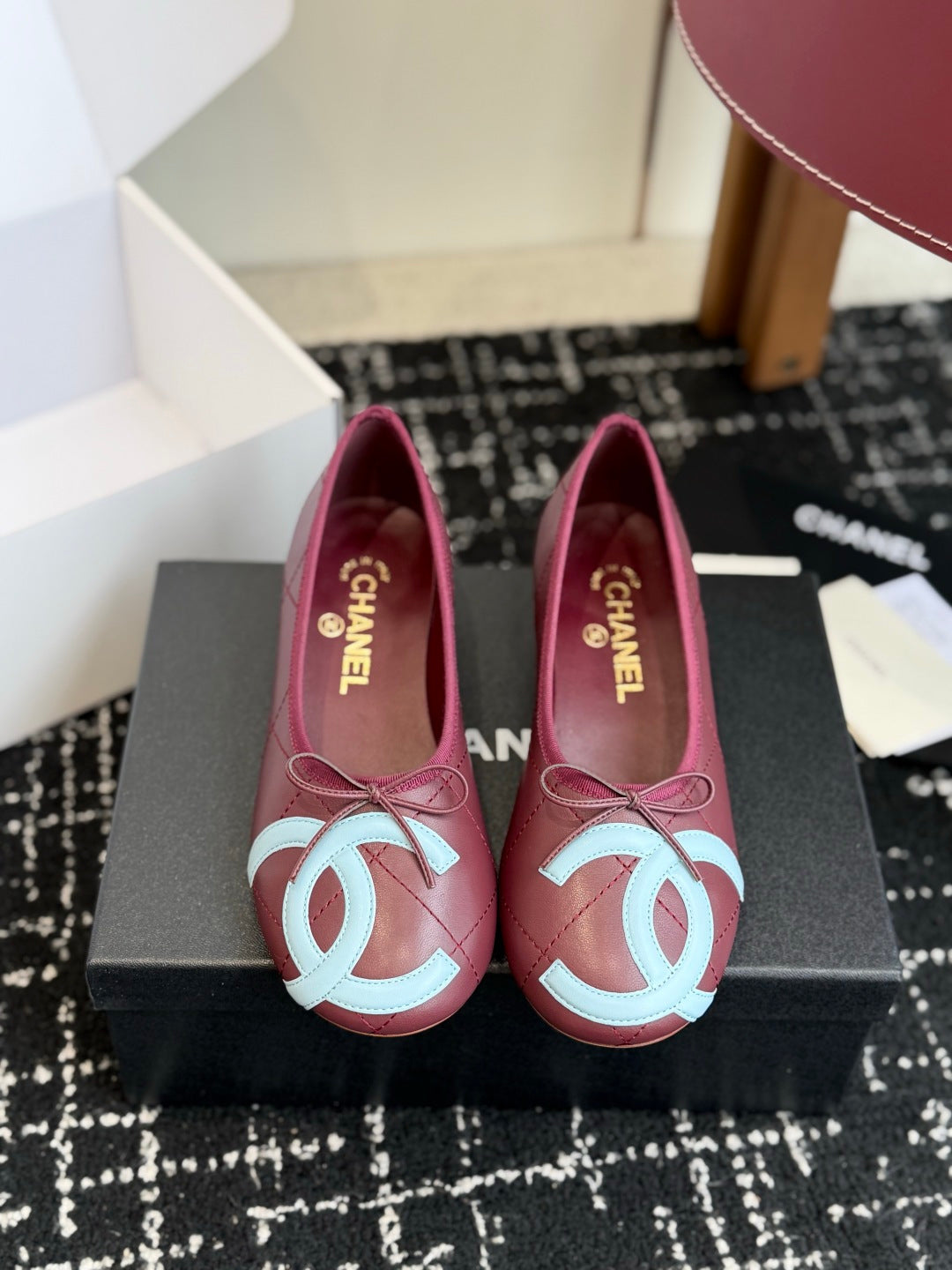 Жіночі лаконічні шкіряні балетки Chanel Ballet