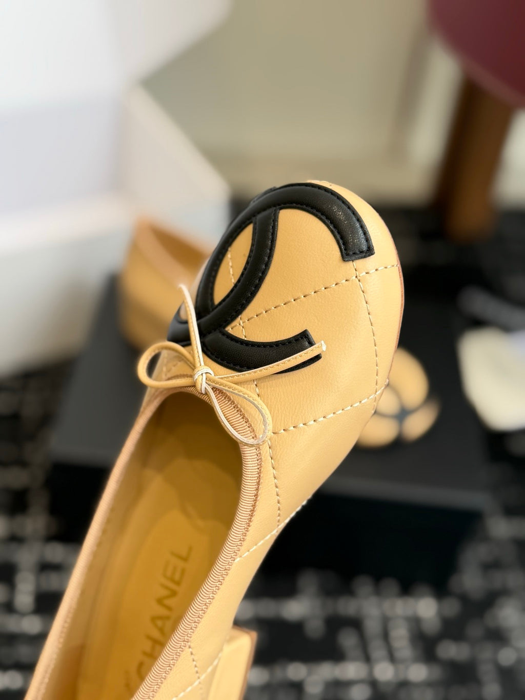 Жіночі лаконічні шкіряні балетки Chanel Ballet