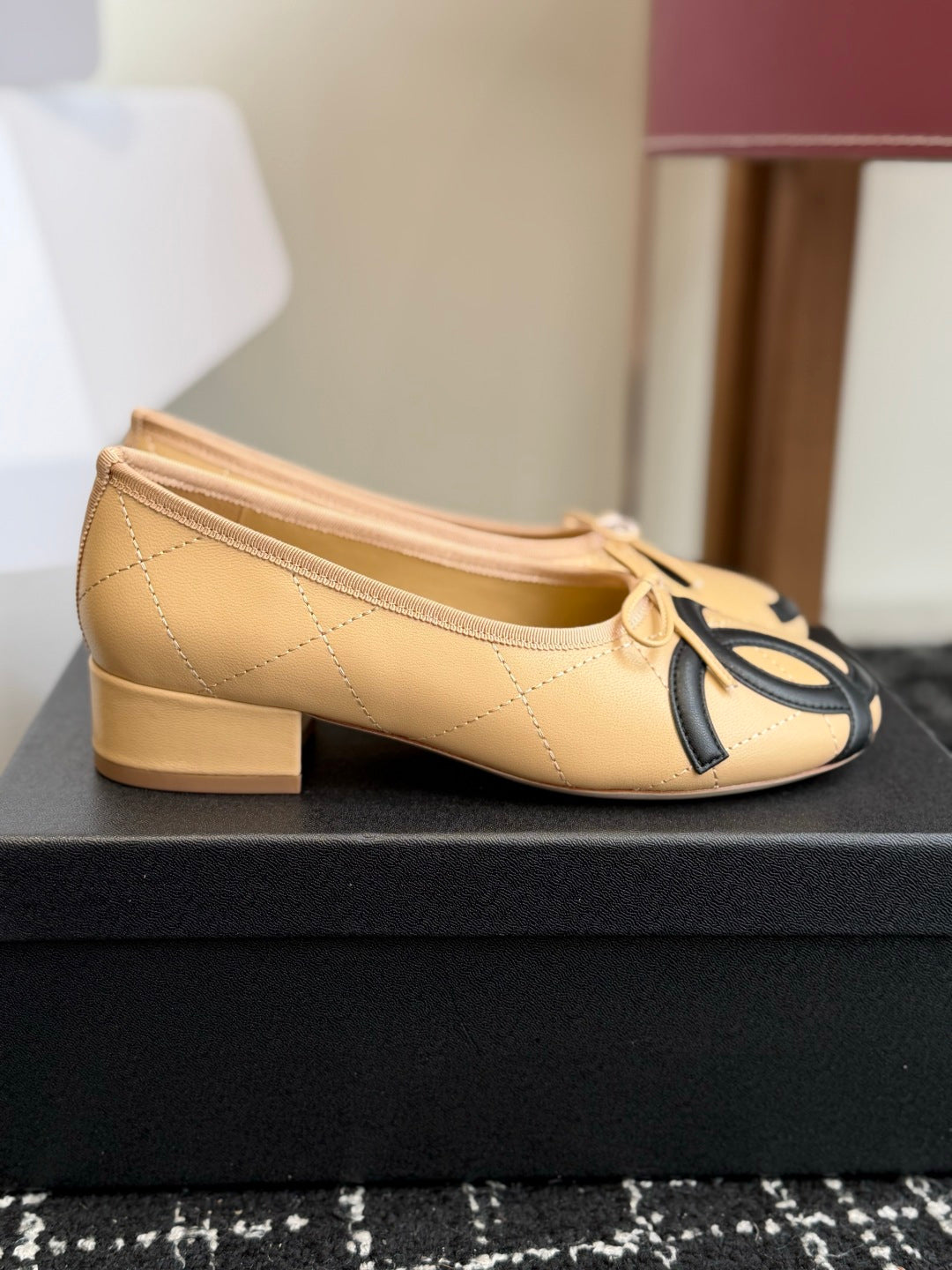 Жіночі лаконічні шкіряні балетки Chanel Ballet