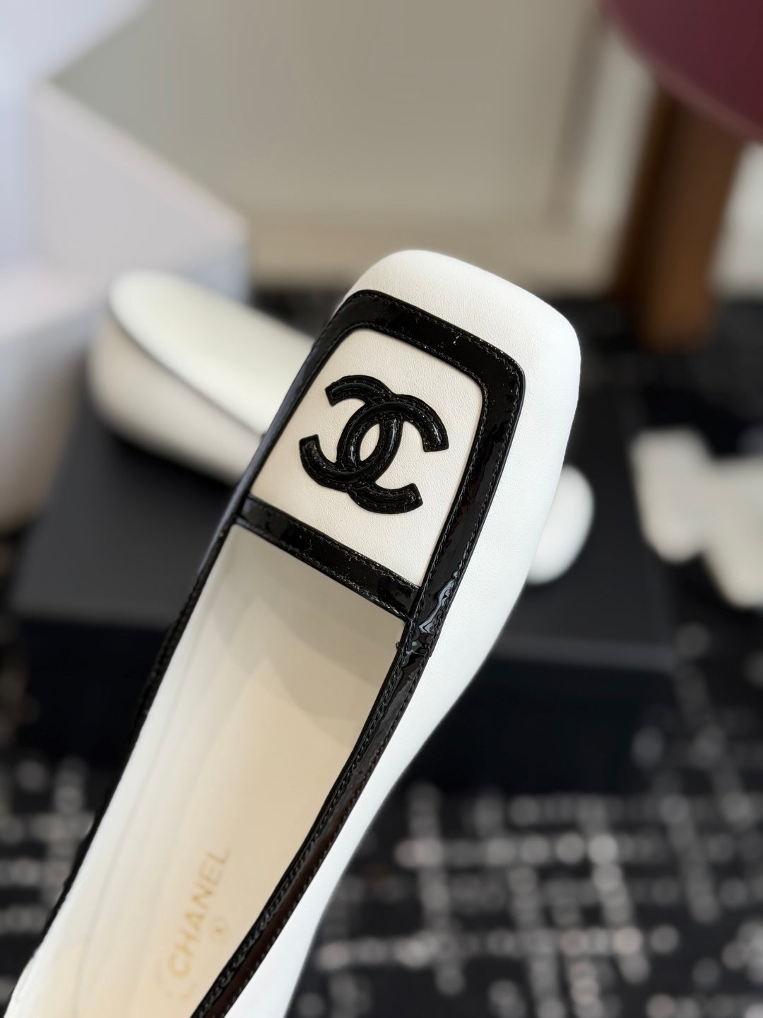 Жіночі елегантні шкіряні туфлі Chanel