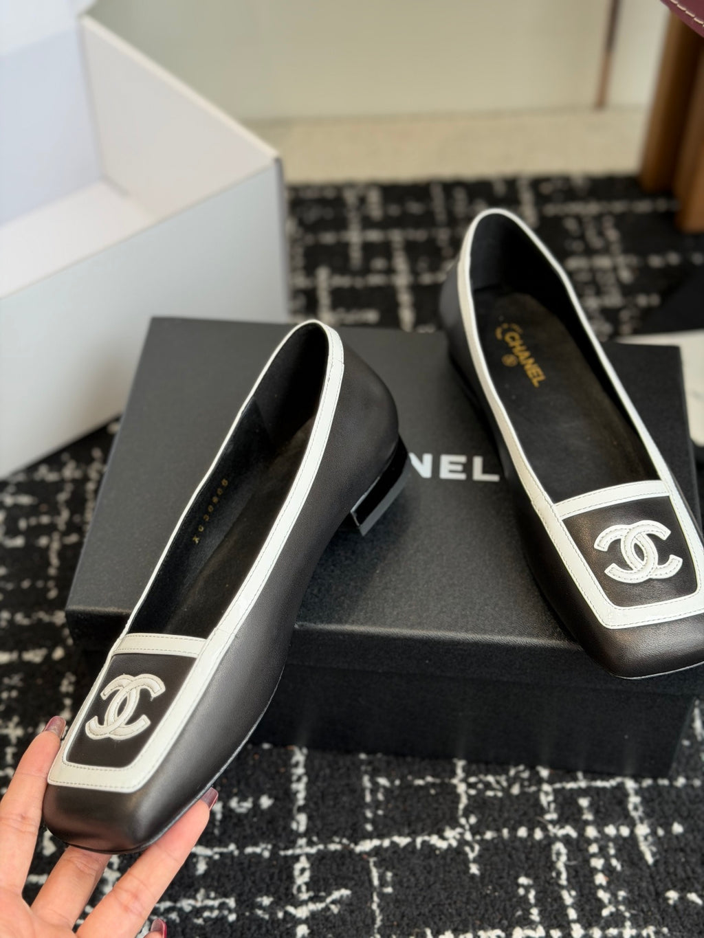 Жіночі елегантні шкіряні туфлі Chanel