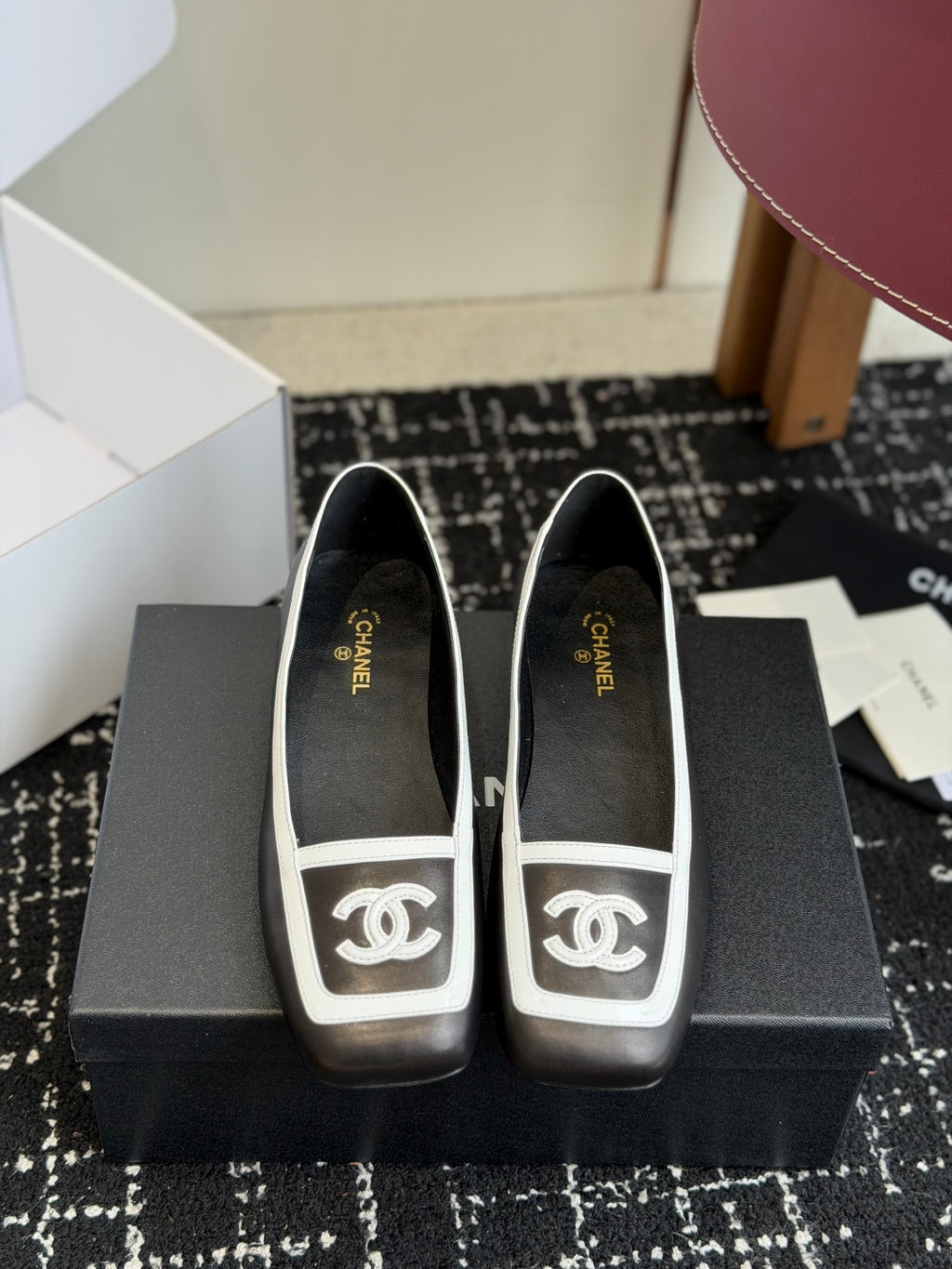Жіночі елегантні шкіряні туфлі Chanel