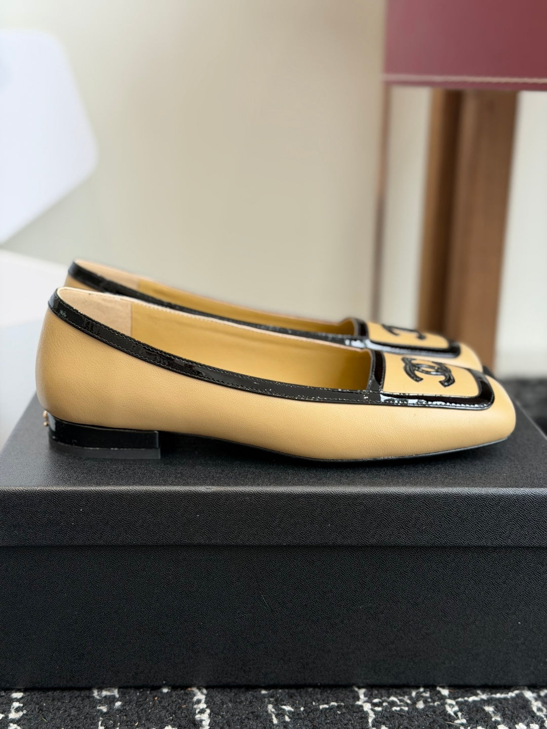 Жіночі елегантні шкіряні туфлі Chanel