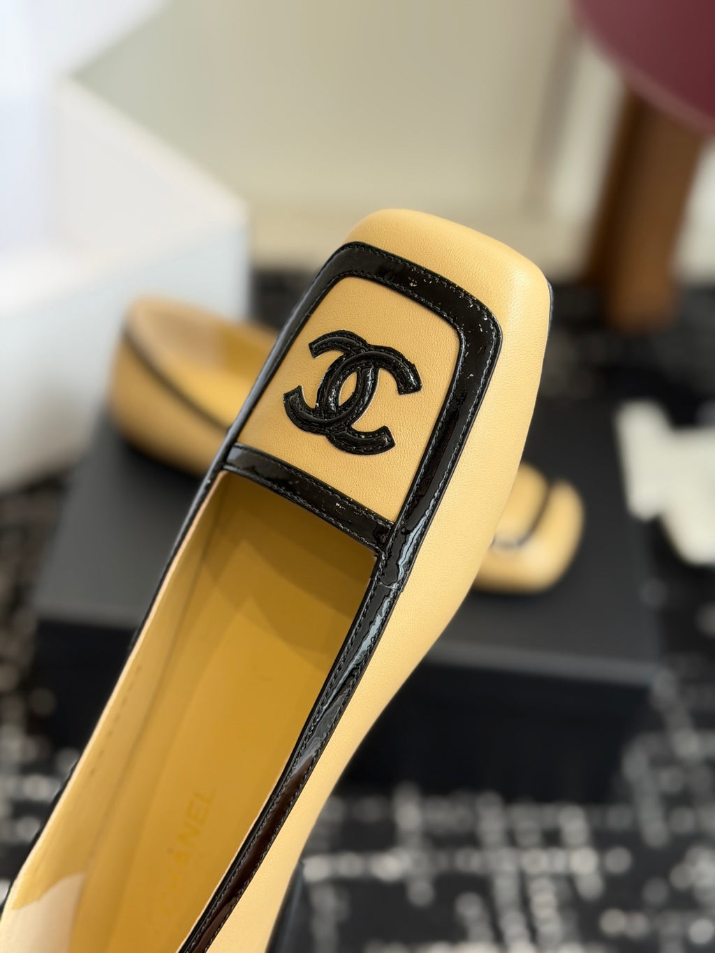 Жіночі елегантні шкіряні туфлі Chanel